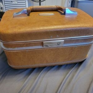 Vintage Airway train/ makeup case